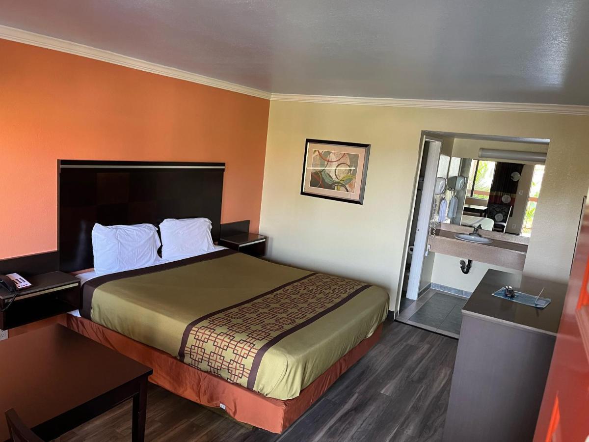 Rivera Inn & Suites Motel Pico Rivera Exterior photo