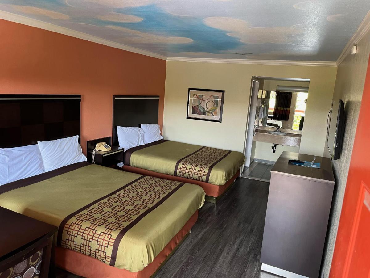Rivera Inn & Suites Motel Pico Rivera Exterior photo